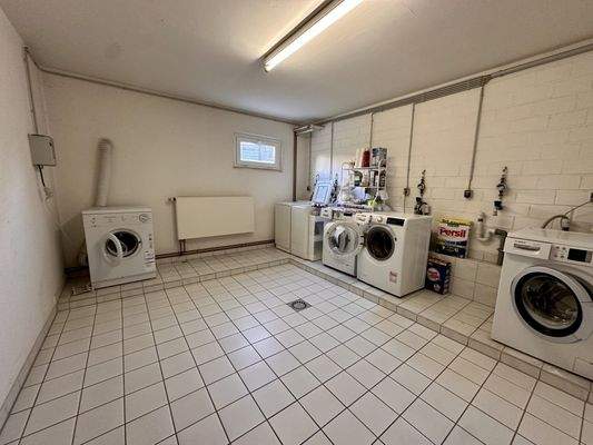 Ein Waschraum ist vorhanden.