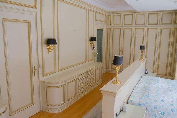 Schlafzimmer mit Einbauschrank