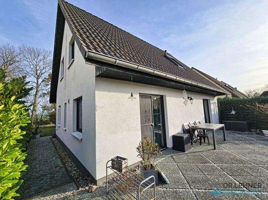 Sonnenseite mit Terrasse