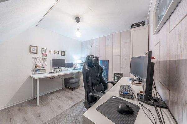 wie auch das angrenzende Arbeitszimmer