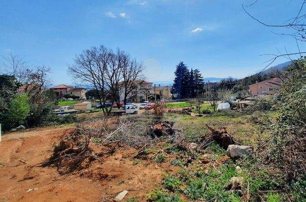 Baugrundstück mit Baugenehmigung und Projektzulassung