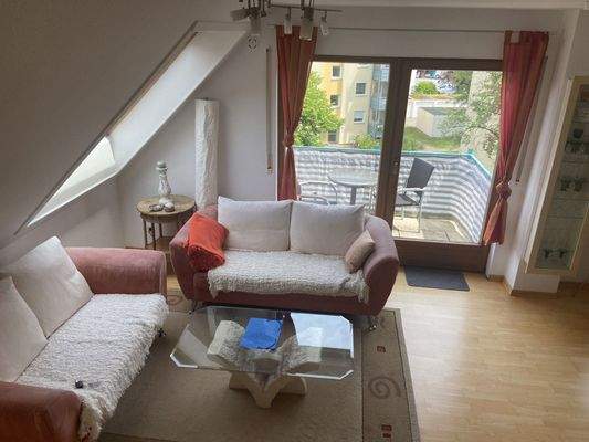 Wohnzimmer / Balkon