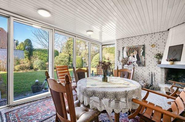 Kaltwintergarten mit Kamin