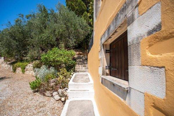 Kreta, Xamoudochori: Idyllische Residenz mit Apartments und Olivenhain zu verkaufen