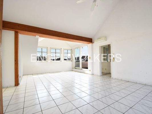 Der Essbereich mit Ausgang zum zweiten Balkon