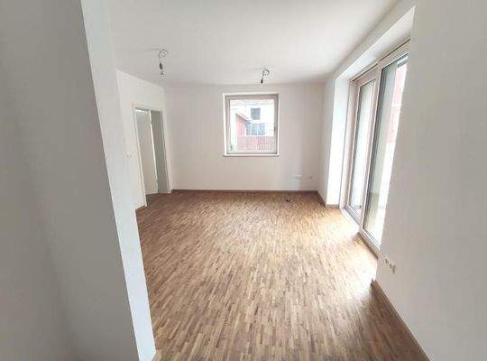 EG: Arbeitszimmer / Büro mit Garderobe und Gäste-WC Bild 1