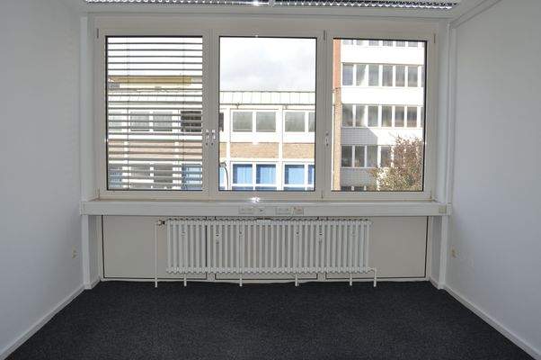 Kieler Straße 63_1.OG links mitte 9.JPG