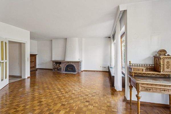 Wohnzimmer mit Kamin