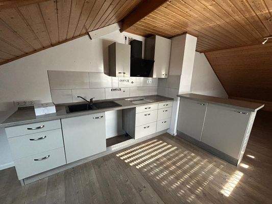 Küche Dachgeschoss.JPG