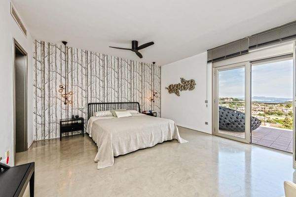 ca7b530c-5b71-45db-9809-aabf1981afcb