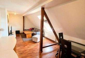 Wohnzimmer (KI opt.)