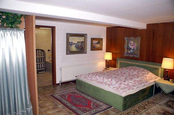 Gästezimmer Untergeschoss 14.JPG