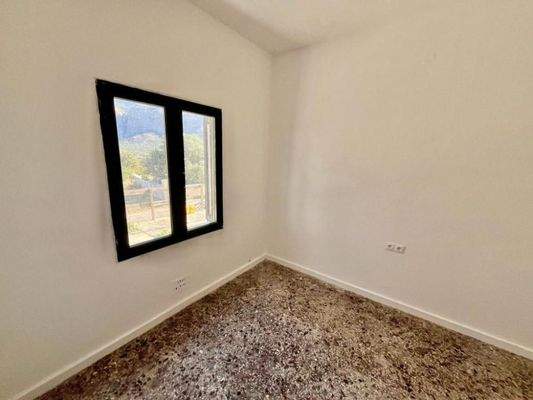 Kreta, Pachia Ammos: Teilweise renoviertes Haus mit Garten zu verkaufen