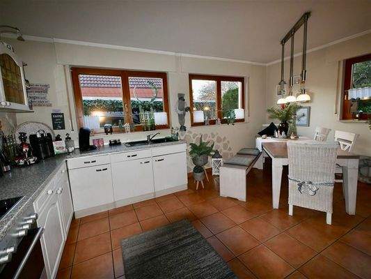 Küche mit Essbereich