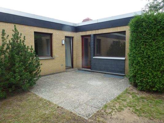 mit Terrasse und Garten!