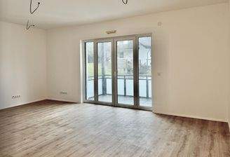 Wohnbereich mit sich anschließendem Balkon