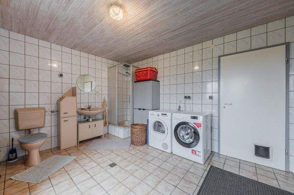 Duschbad/Hauswirtschaftsraum