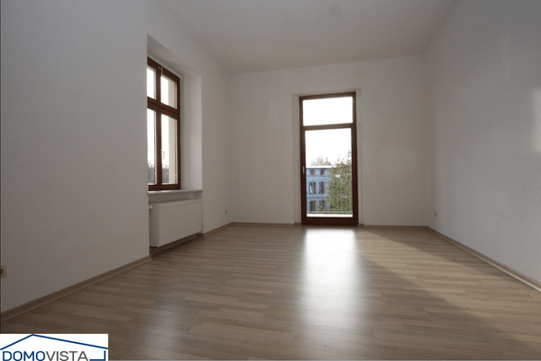 Zimmer mit Balkonzugang