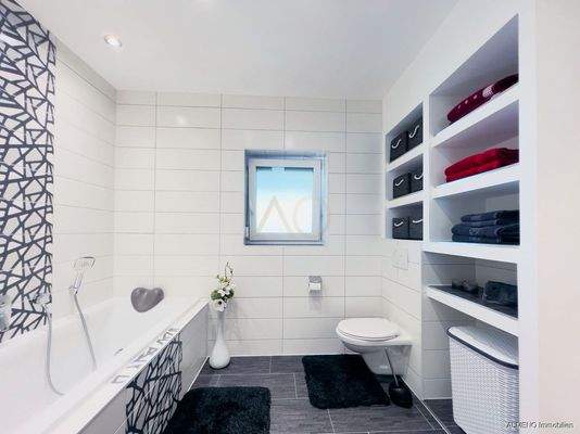 Das schöne Bad mit WC, WM und WT im Erdgeschoß