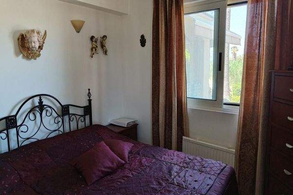 Kreta, Pirgos Psilonerou: Schönes Haus in toller Anlage in Strandlage zu verkaufen