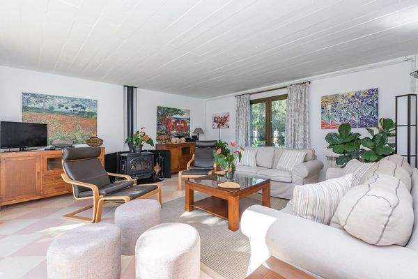 Lichtdurchfluteter Wohnbereich