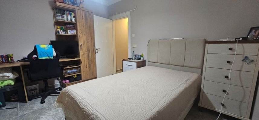 1. Schlafzimmer -1-