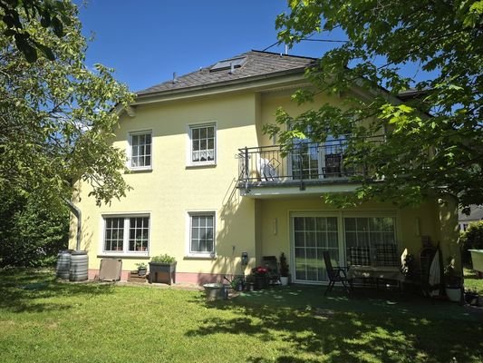 mit Garten