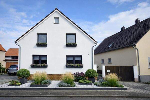 Hausansicht_AIEdited 7.jpeg