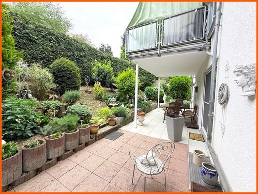 Terrasse mit Garten