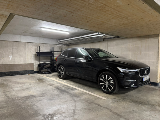 Tiefgaragenstellplatz