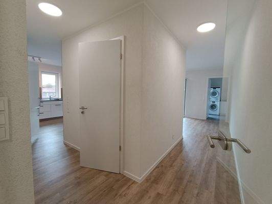 Vom Flur in die Wohnküche