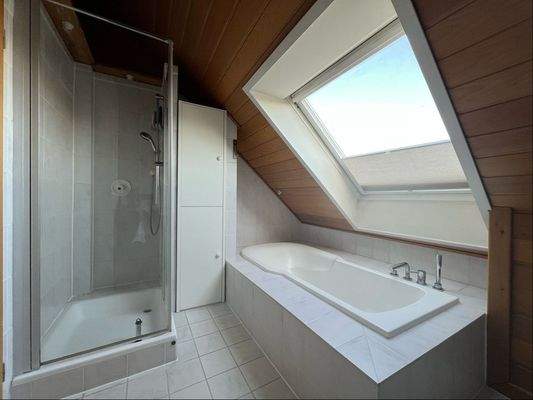 ... Wanne und Dusche