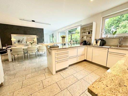 Küche und Essbereich