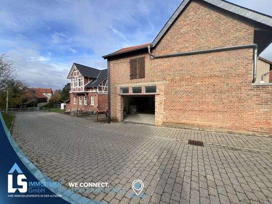 Eingang Doppelgarage Straßenseite