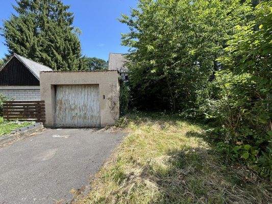 Garage und Garten