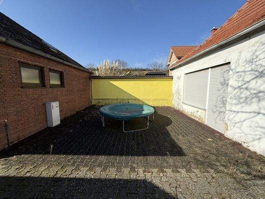 Zwischen Kindergarten und Gemeindehaus