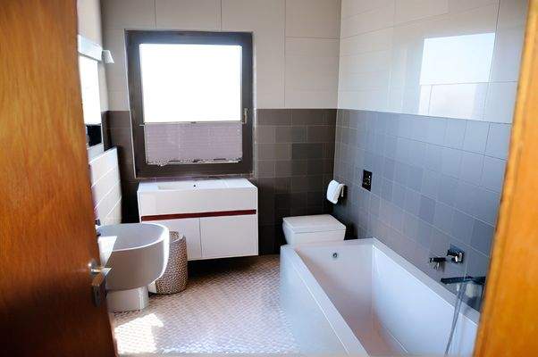 Badezimmer KI aufbereitet