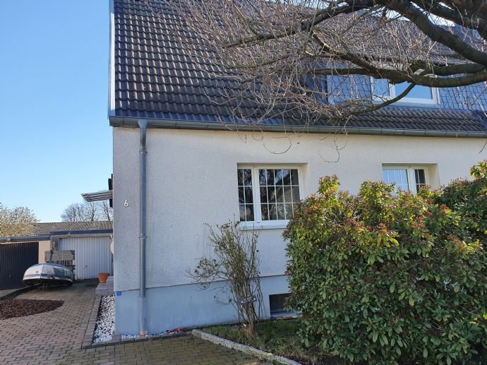 Schönes, helles Einfamilienhaus mit großem Garten und Garage in ruhiger Lage in Alsdorf