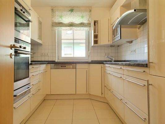 OG, Wohnung li.: Küche