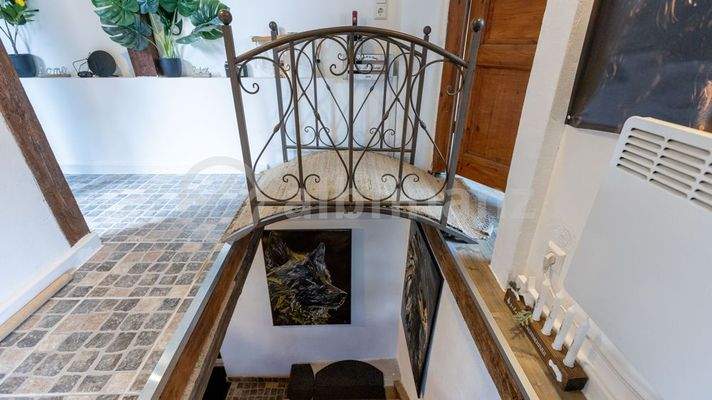 1.OG: Zierbrücke als Verbindungselement