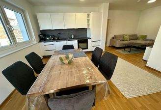 Essbereich Ansicht möblierte Wohnung Bad Gams immo