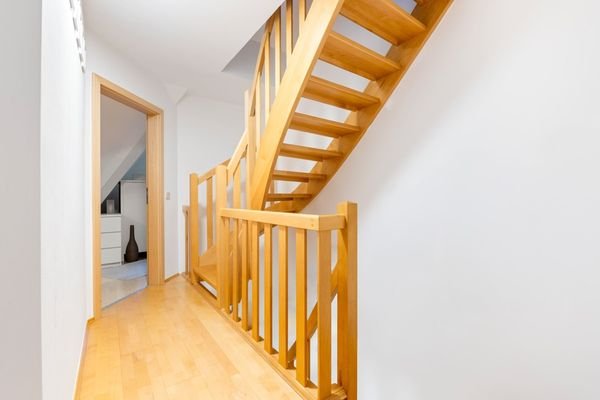 Treppe Spitzboden