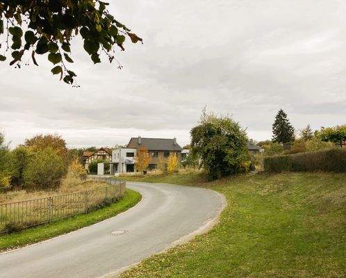 eingebettet im idyllischen Wohngebiet