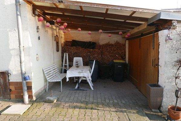 überdachter Sitzplatz