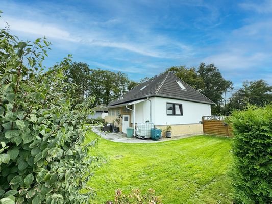 Vordergarten : Seitenansicht