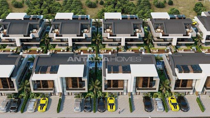 4-Bedroom Triplex House with Pool and Garden in Belek