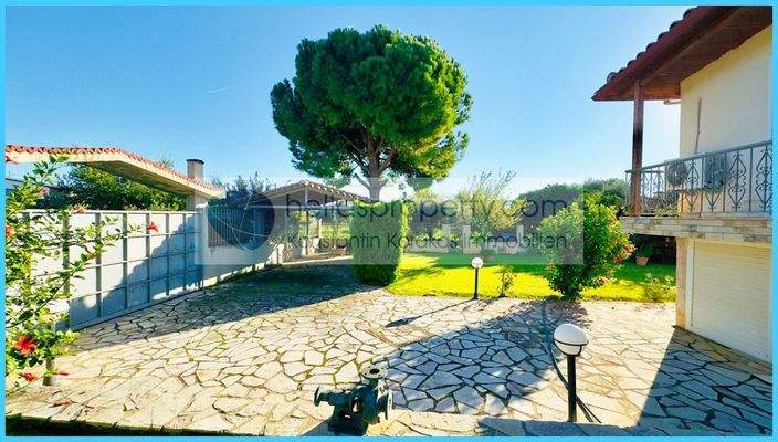 9366b6c9187a4bcd9a163d8feebc277c-original