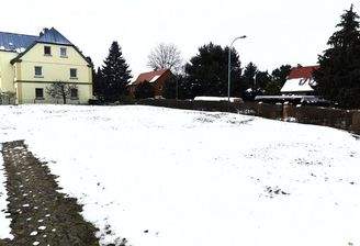 Winterblick ins Grundstück