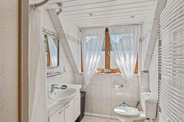 2. Wohneinheit: Duschbad OG 