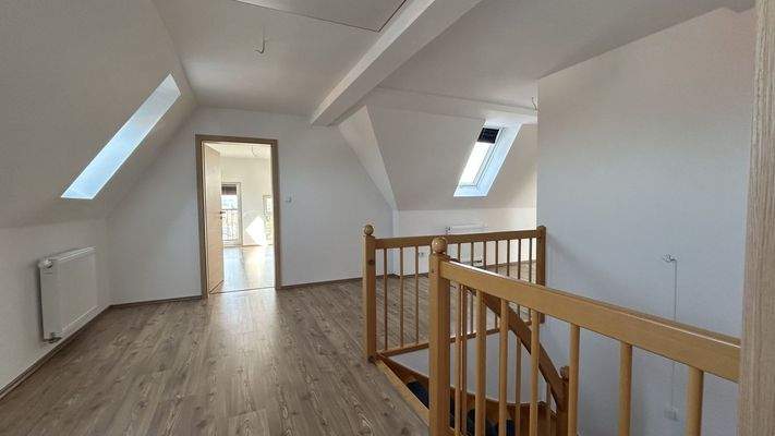 Wohnungsflur im DG rechts